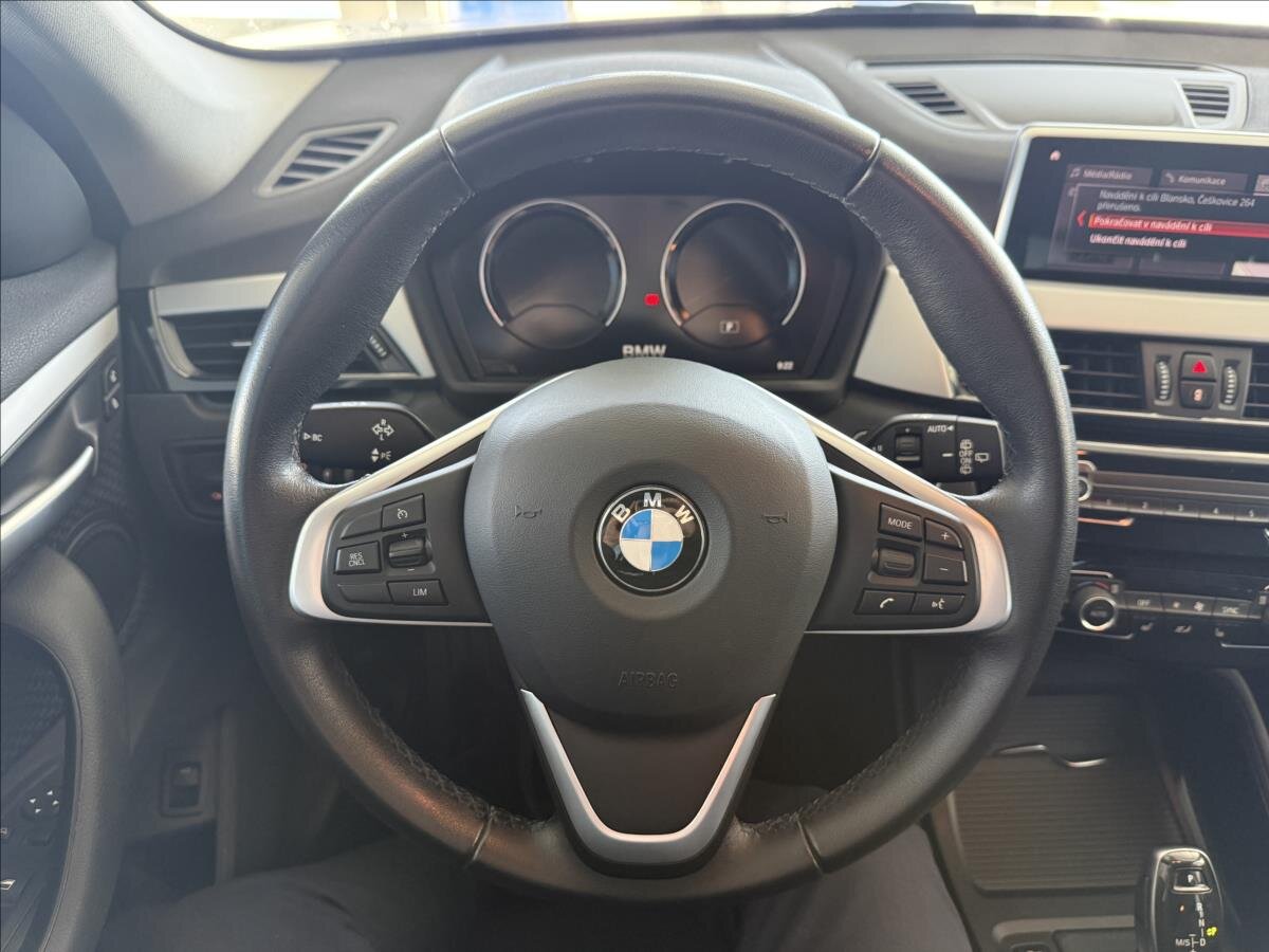 BMW X1 Kombi 1,5 l 103 kw