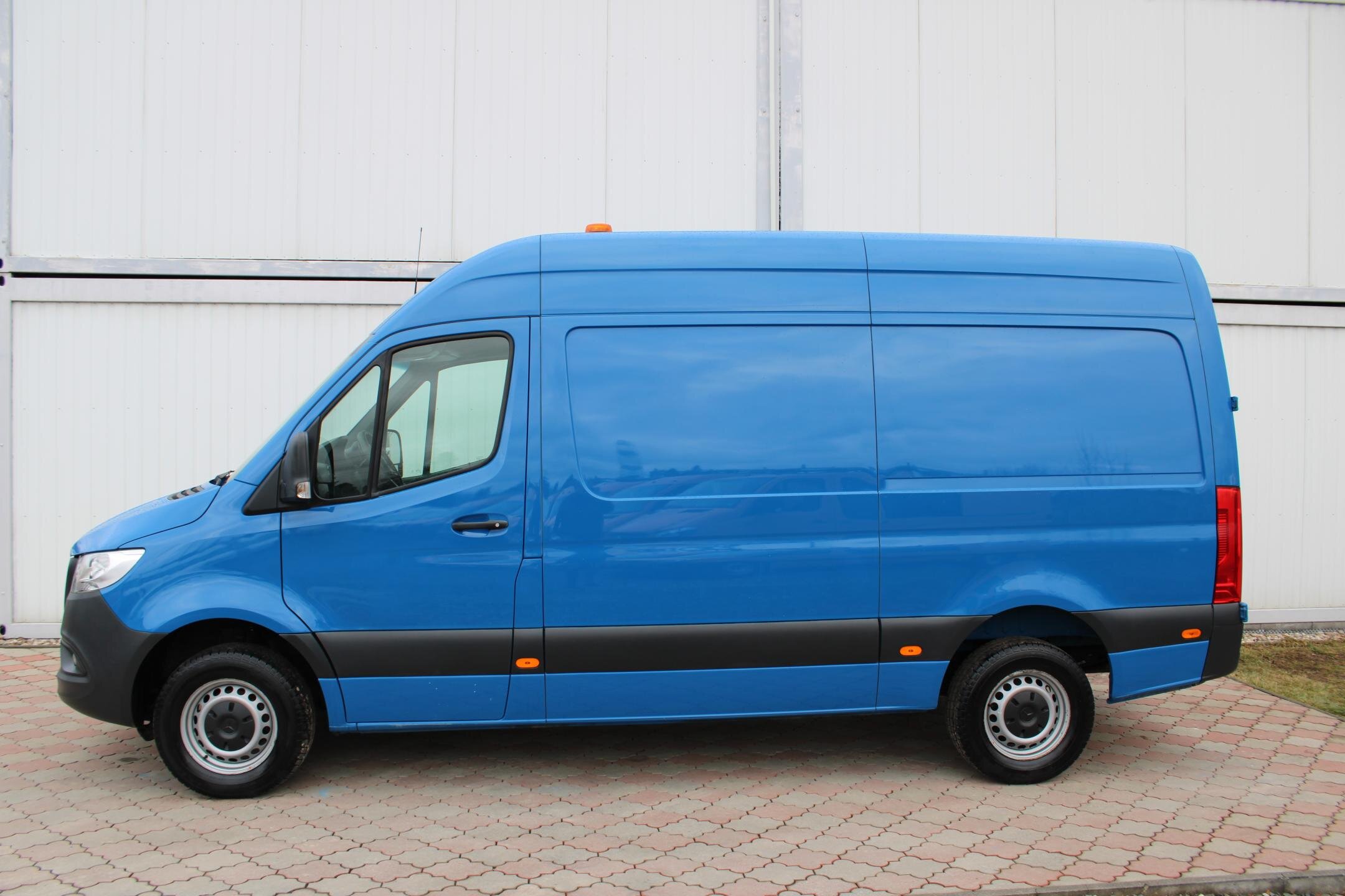 Mercedes-Benz Sprinter Užitková 2,1 l 120 kw