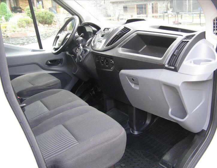Ford Transit 12