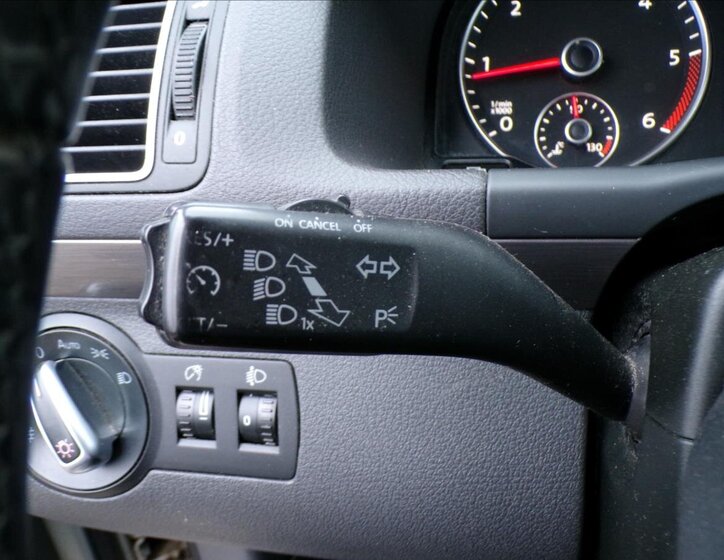 Volkswagen Touran 11