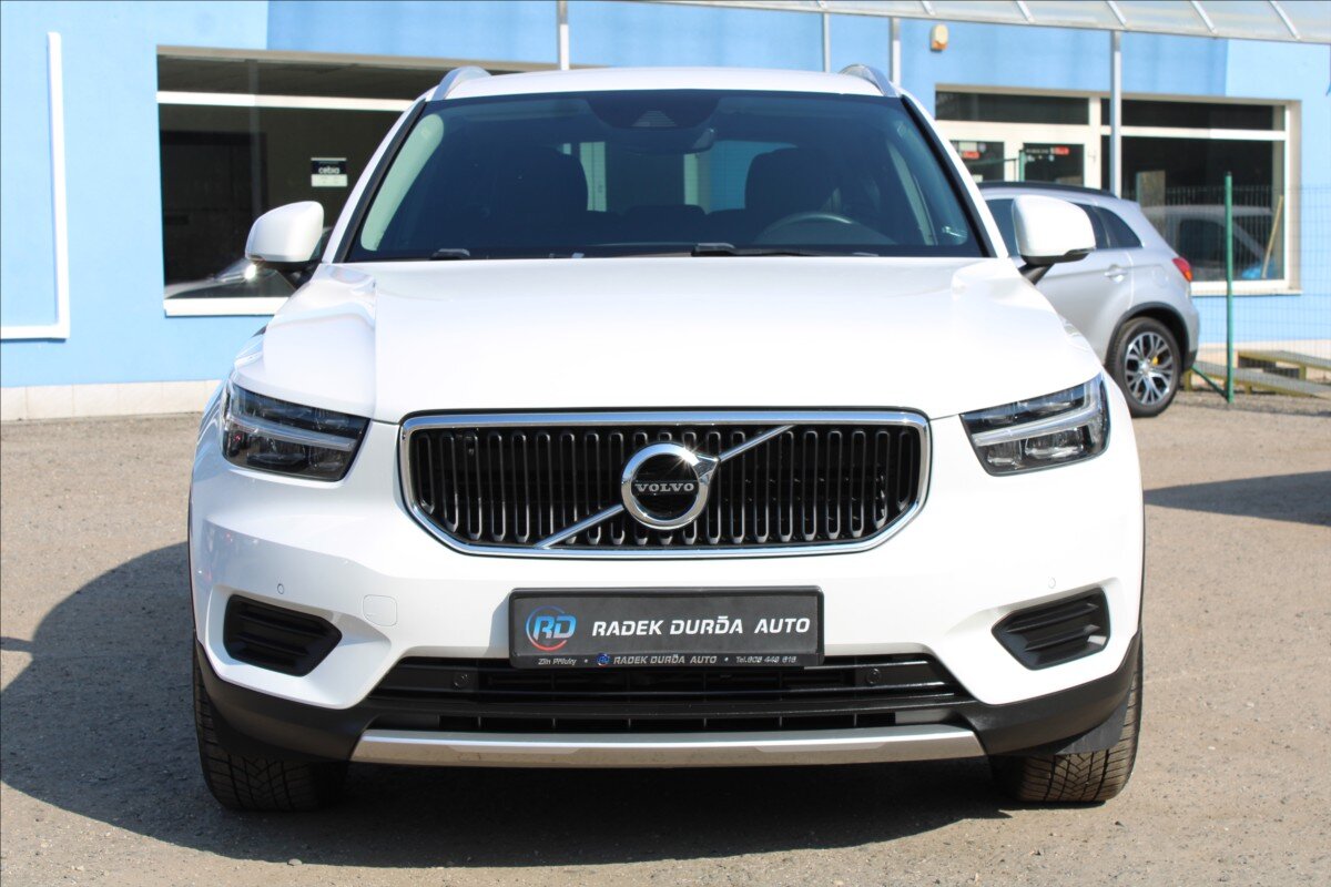 Volvo XC40 SUV / Terénní 2,0 l 140 kw