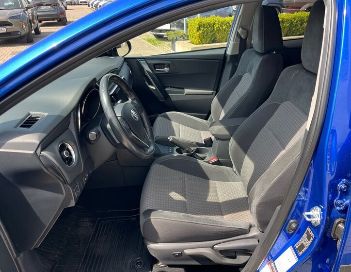 Toyota Auris Hatchback 1,8 l 73 kw