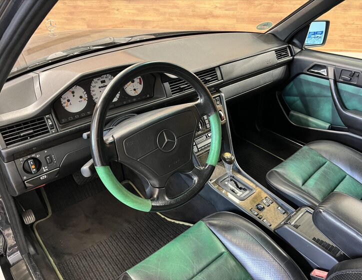 Mercedes-Benz Třídy E Sedan / Limuzína 5,0 l 235 kw