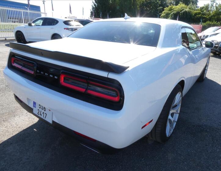 Dodge Challenger 12