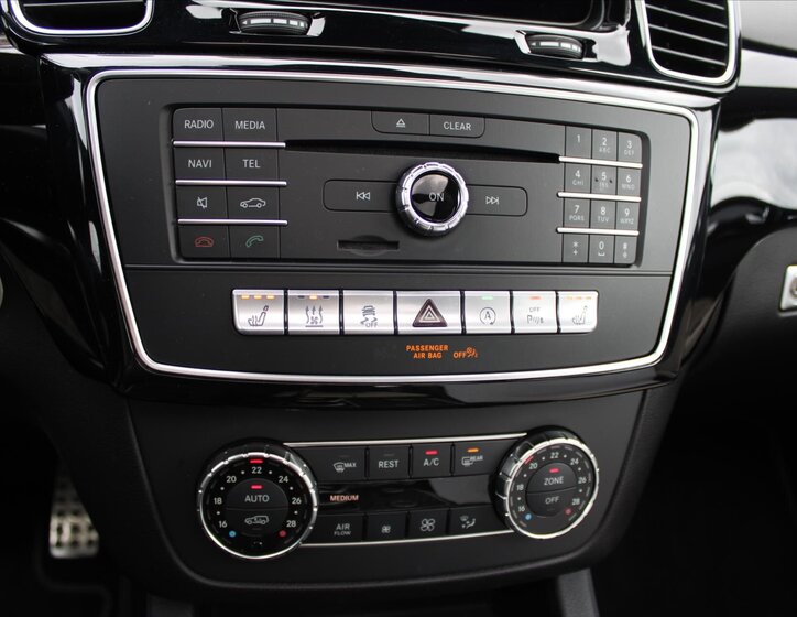 Mercedes-Benz GLE SUV 4,7 l 335 kw