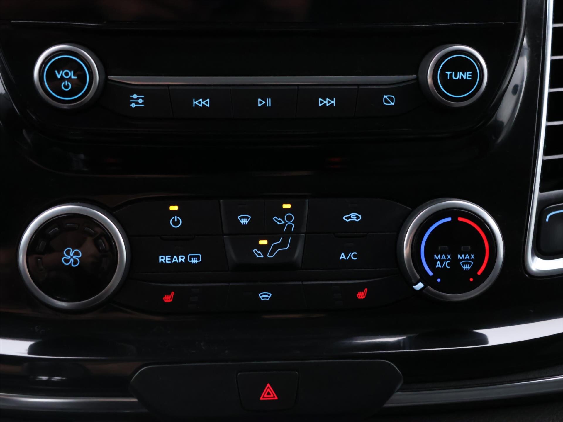 Ford Tourneo Custom Kombi 2,0 l 95 kw