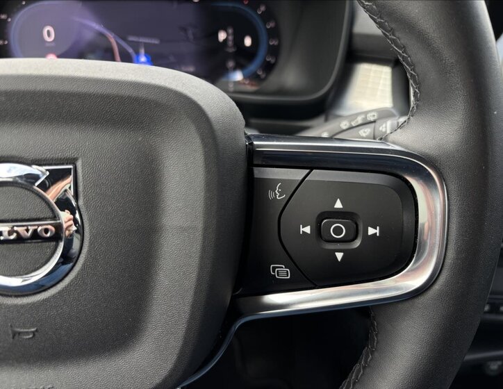 Volvo XC40 Kombi 2,0 l 145 kw