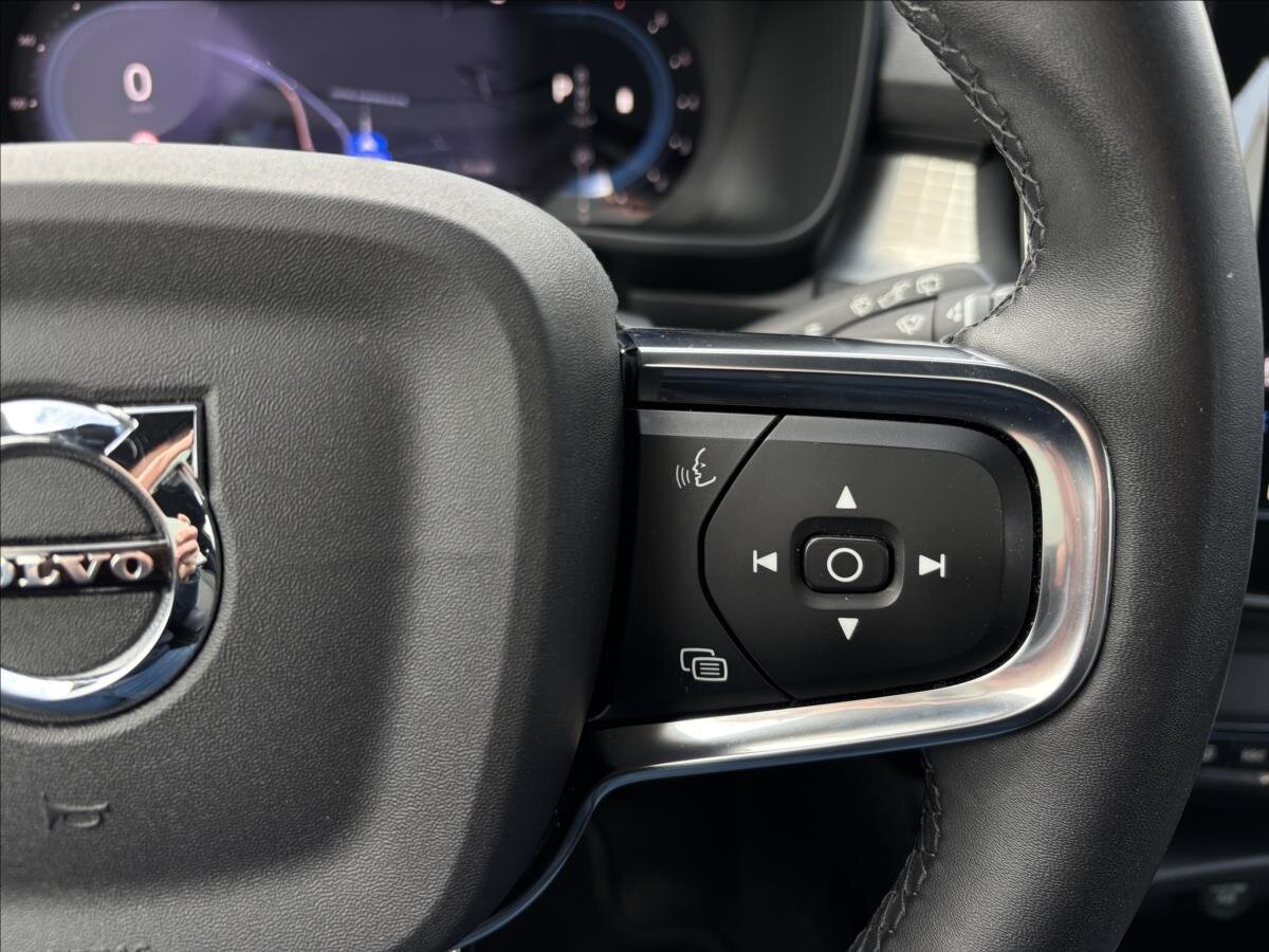 Volvo XC40 Kombi 2,0 l 145 kw