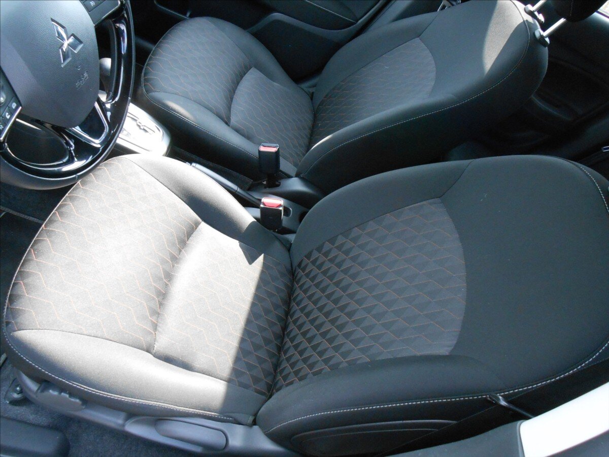 Mitsubishi Space Hatchback 1,2 l 59 kw