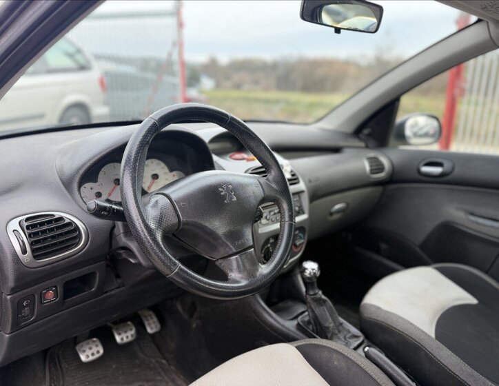 Peugeot 206 Hatchback 1,4 l 50 kw