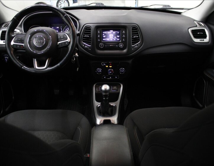 Jeep Compass SUV 1,6 l 88 kw