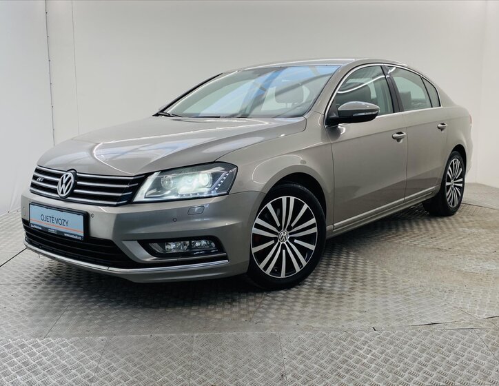 Volkswagen Passat Sedan / Limuzína 2,0 l 130 kw