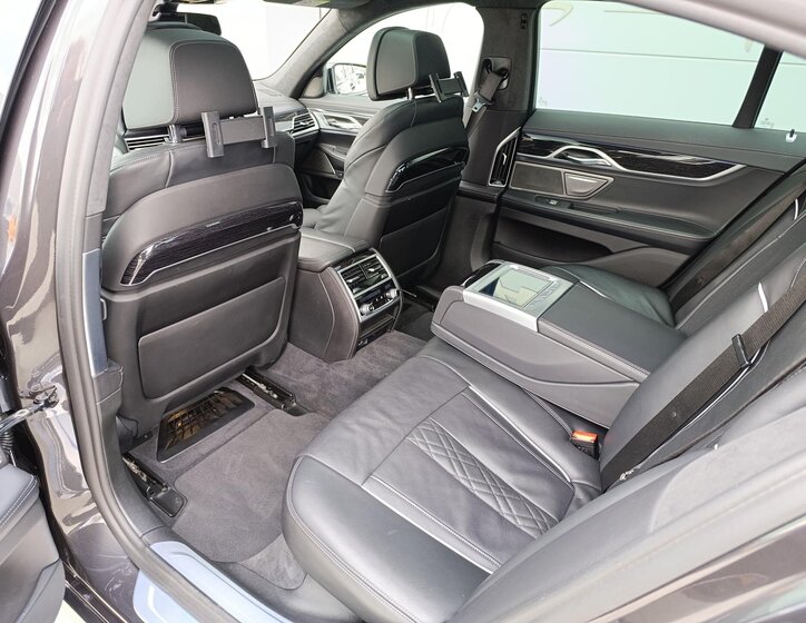 BMW Řada 7 Ostatní 3,0 l 250 kw