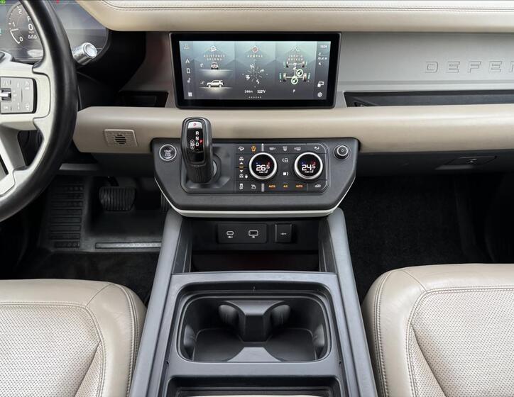 Land Rover Defender 16