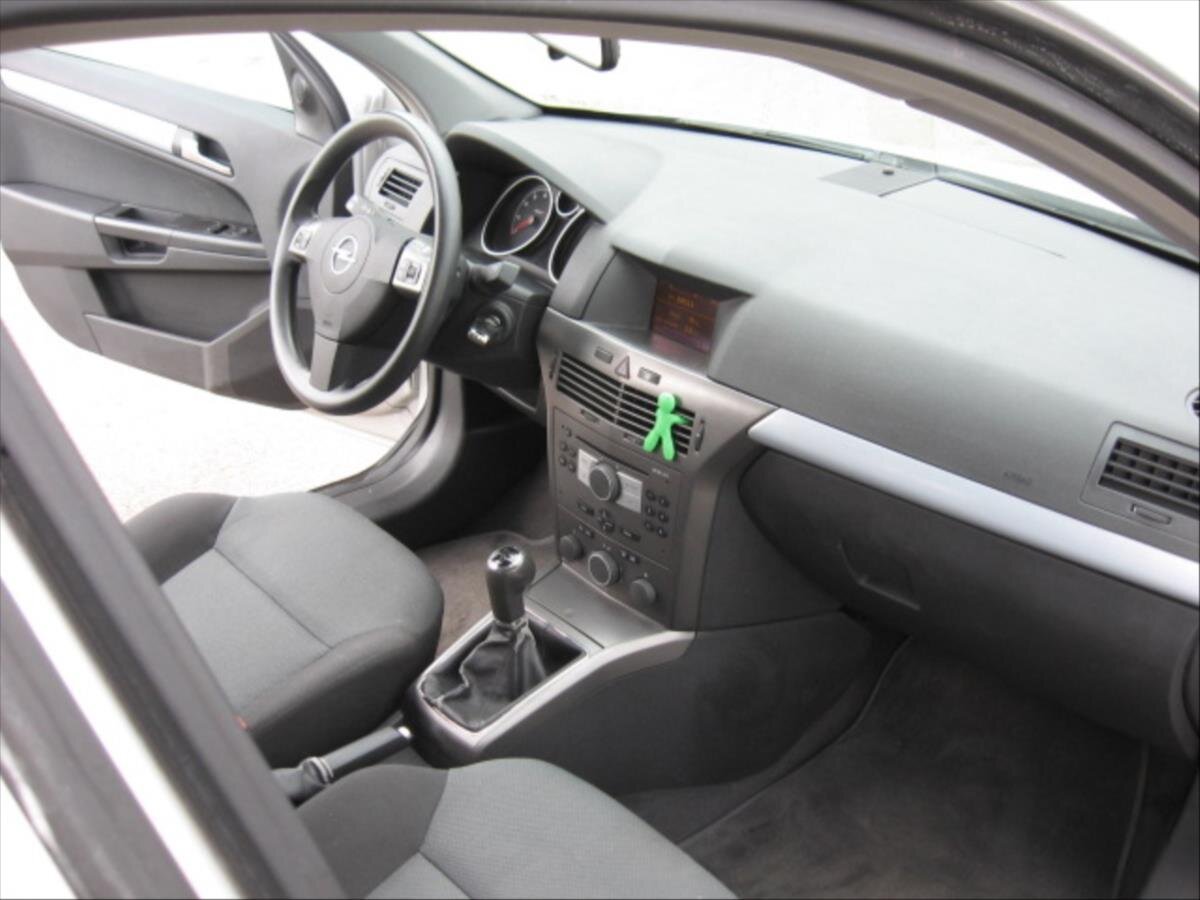 Opel Astra Hatchback 1,6 l 77 kw