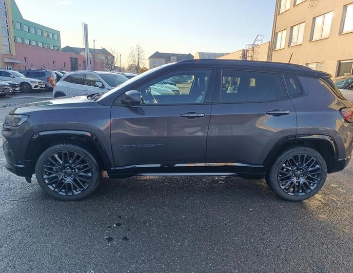 Jeep Compass 8