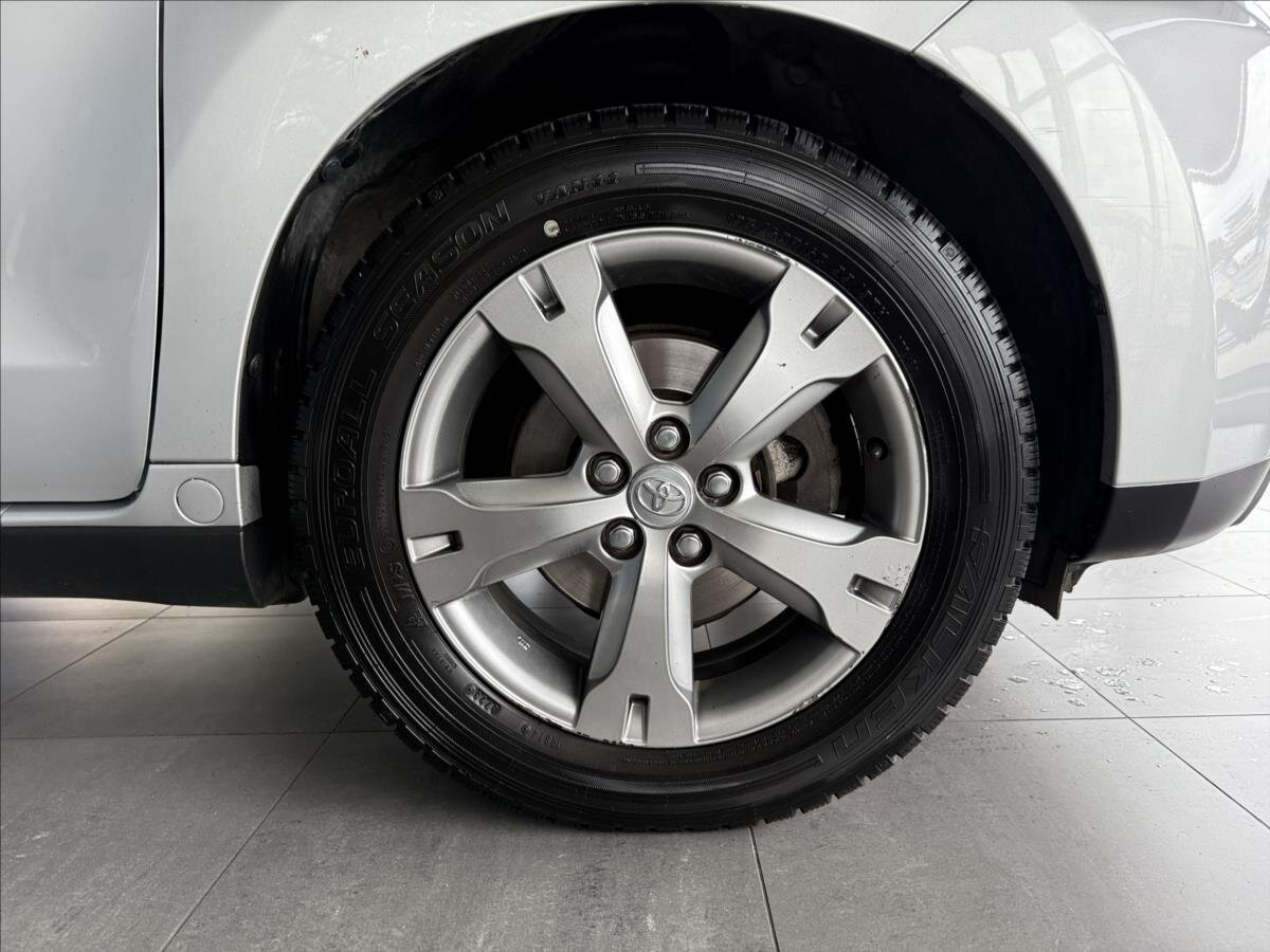 Toyota Urban Cruiser Hatchback 1,3 l 74 kw