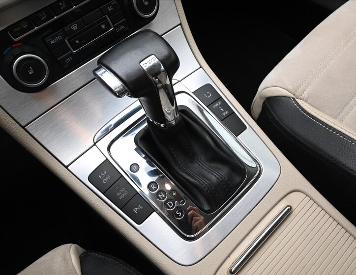 Volkswagen Passat CC Sedan 2,0 l 147 kw