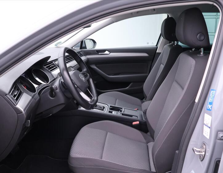 Volkswagen Passat 10