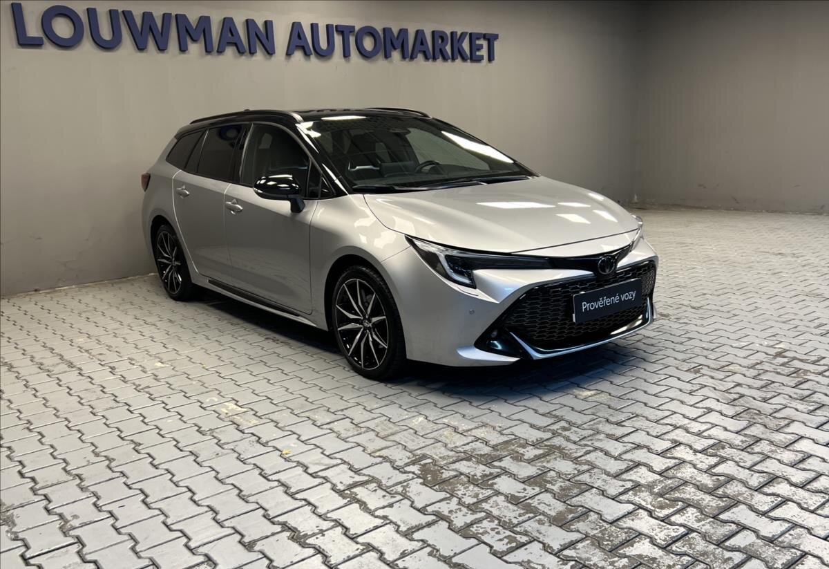 Toyota Corolla Kombi 2,0 l 112 kw