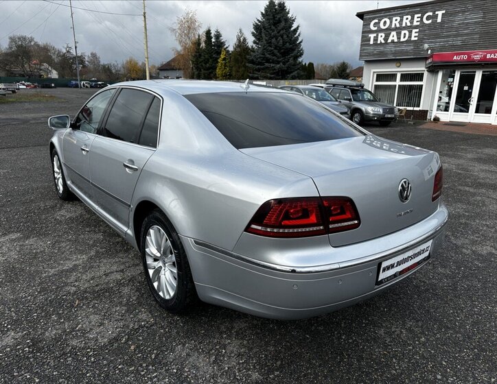 Volkswagen Phaeton Sedan / Limuzína 3,0 l 176 kw