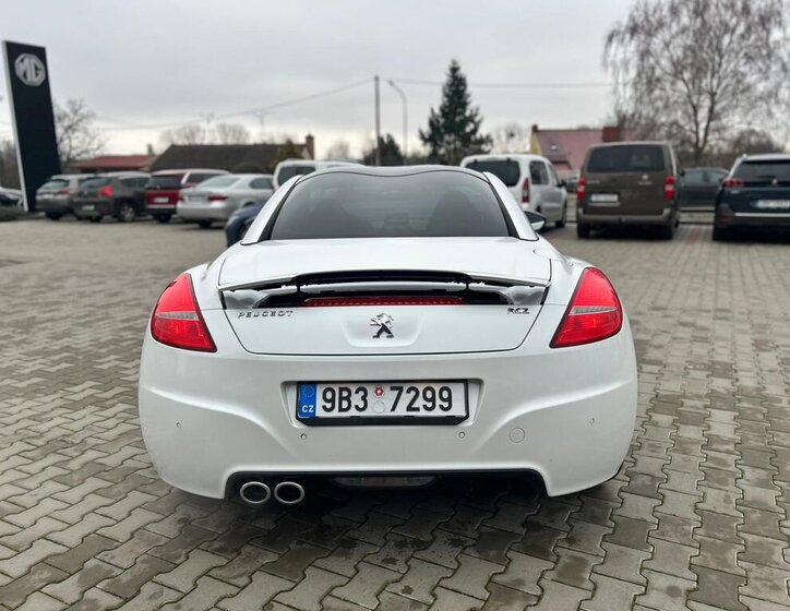 Peugeot RCZ 13