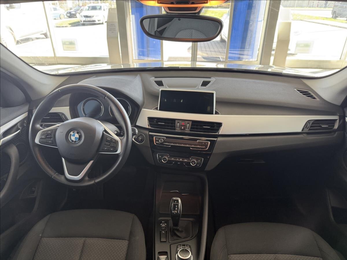 BMW X1 Kombi 1,5 l 103 kw