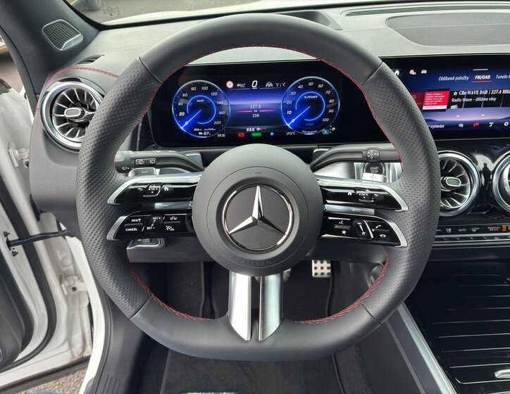 Mercedes-Benz EQB SUV / Terénní 0,0 168 kw