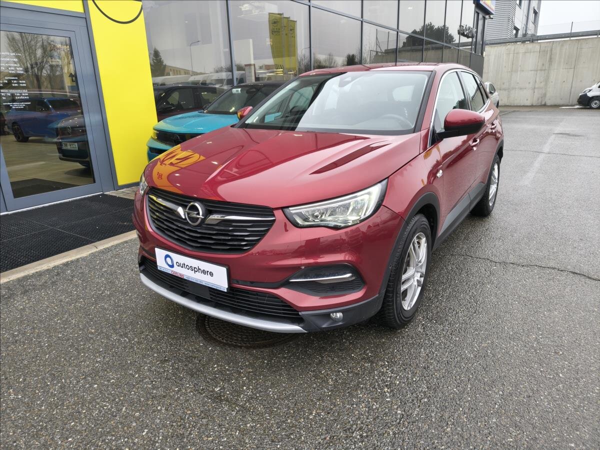 Opel Grandland SUV / Terénní 1,2 l 96 kw