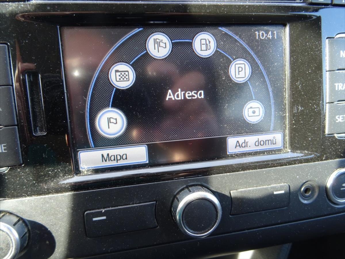 Volkswagen Touran MPV 1,2 l 77 kw