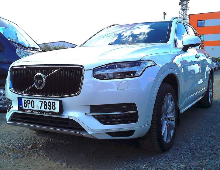 Volvo XC90 SUV / Terénní 2,0 l 173 kw