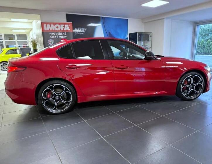 Alfa Romeo Giulia 4