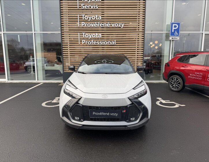 Toyota C-HR 4