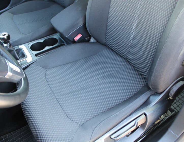 Volkswagen Passat Kombi 1,6 l 77 kw