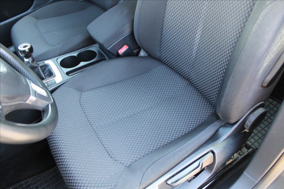 Volkswagen Passat Kombi 1,6 l 77 kw