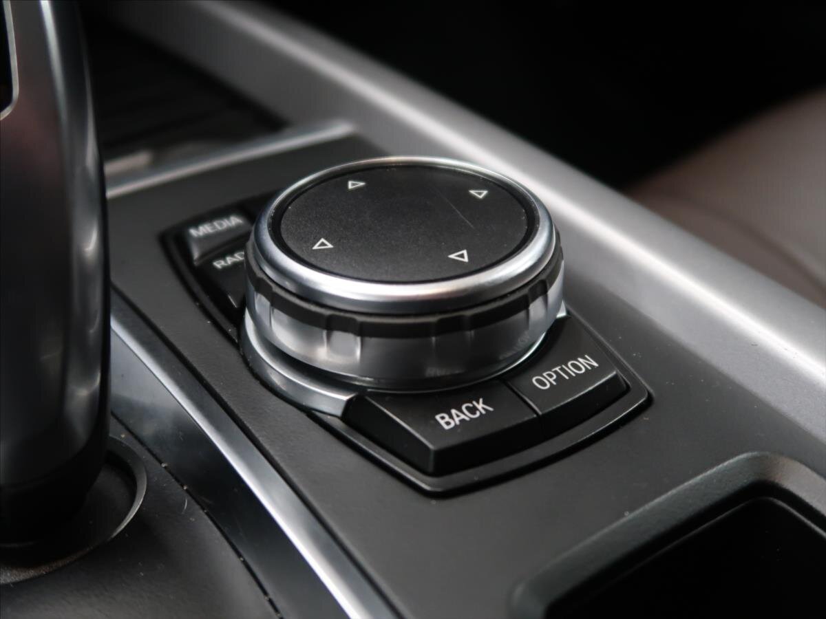 BMW X5 SUV / Terénní 2,0 l 160 kw