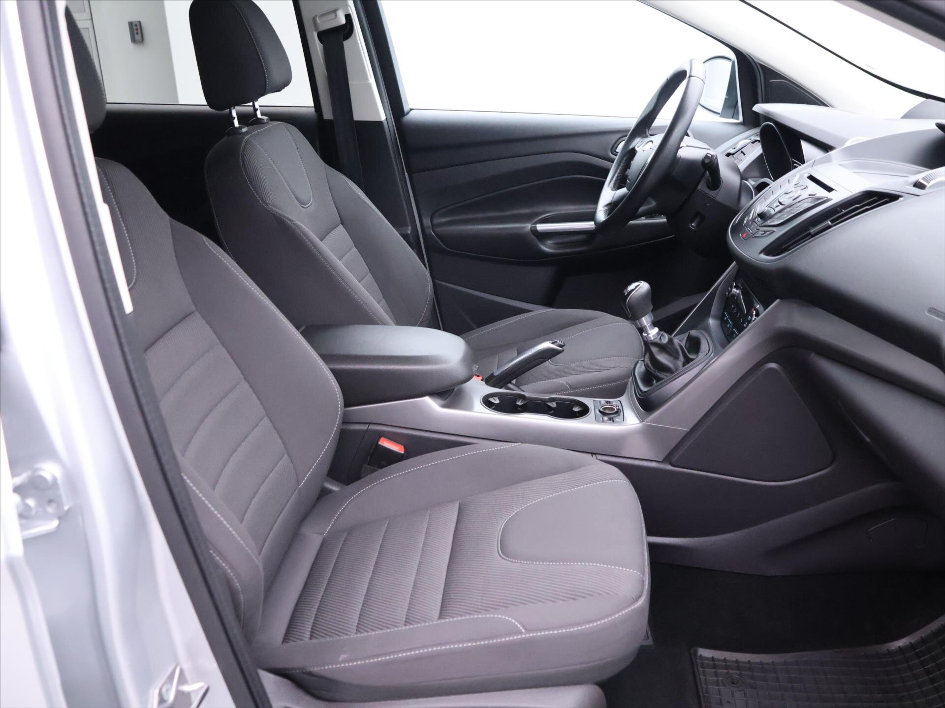 Ford Kuga SUV / Terénní 1,5 l 110 kw
