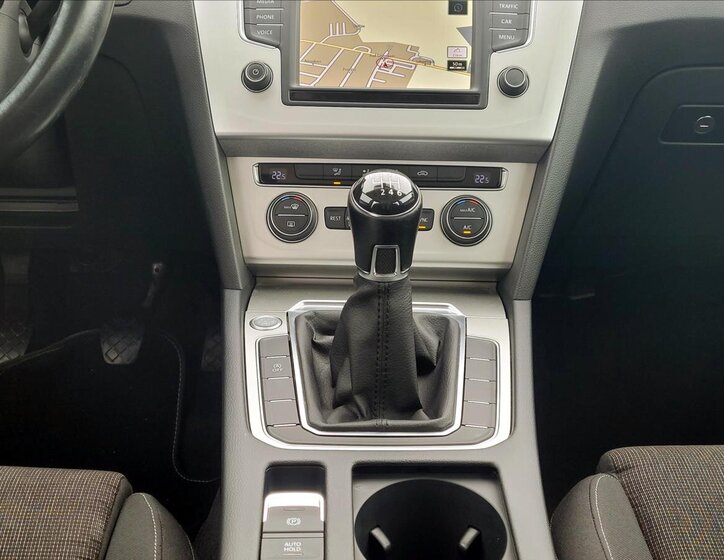 Volkswagen Passat Kombi 1,6 l 88 kw