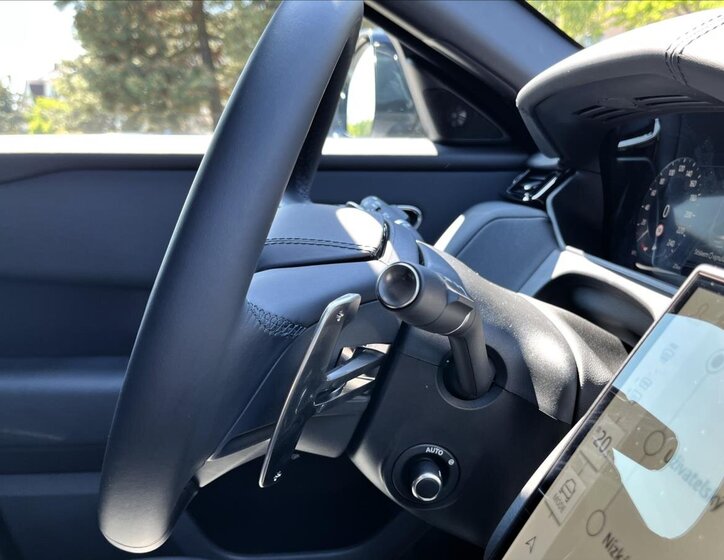 Land Rover Range Rover Velar SUV 2,0 l 150 kw