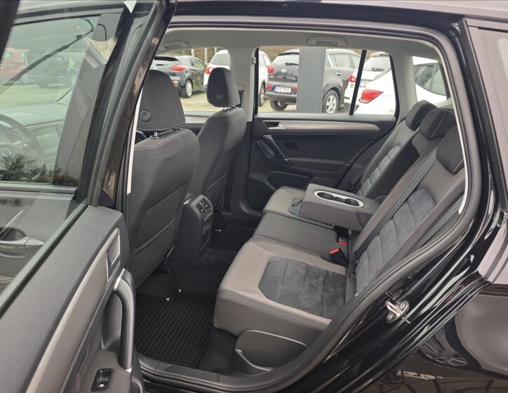 Volkswagen Golf Sportsvan 11