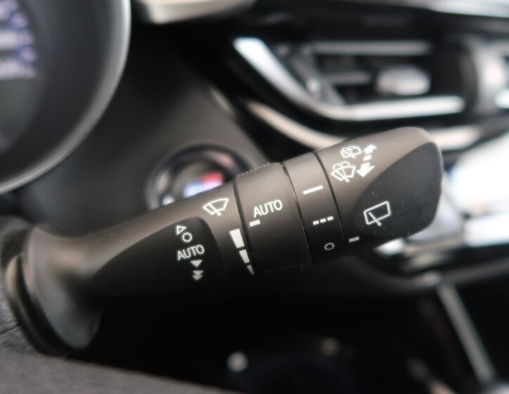 Toyota C-HR SUV 2,0 l 112 kw