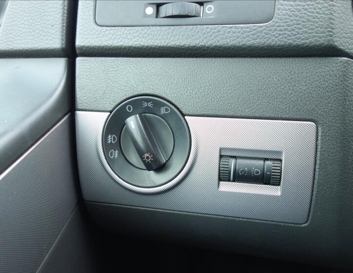 Volkswagen Multivan Kombi 2,5 l 128 kw