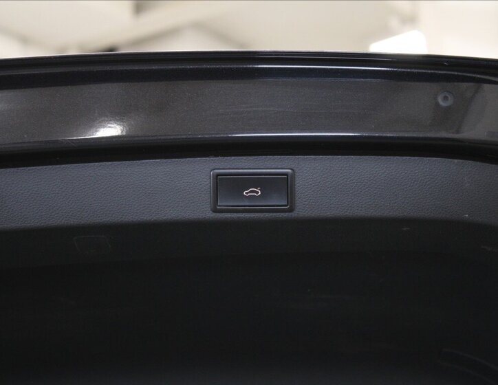 Škoda Karoq SUV 1,6 l 85 kw