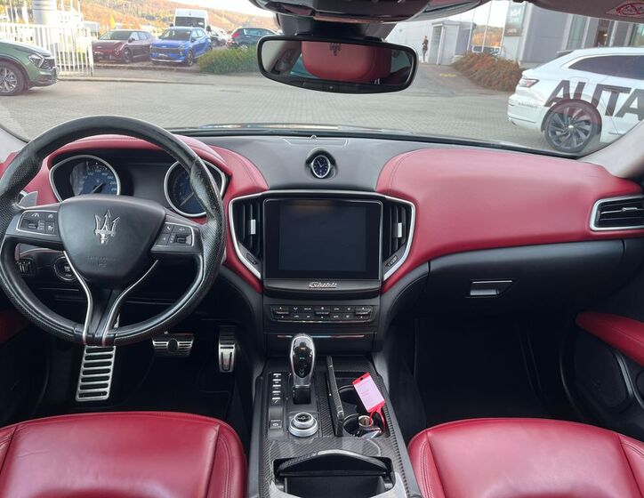 Maserati Ghibli 9