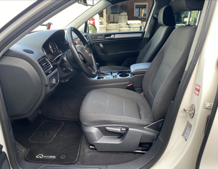 Volkswagen Touareg SUV / Terénní 3,0 l 176 kw