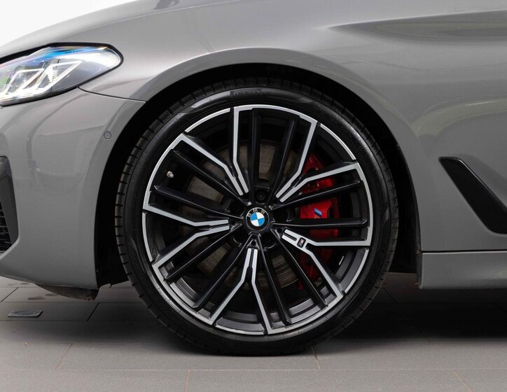 BMW Řada 5 Sedan / Limuzína 4,4 l 390 kw