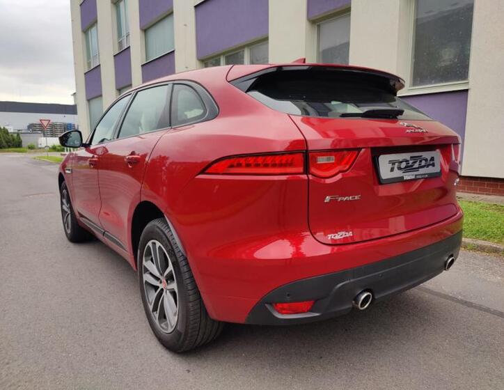 Jaguar F-Pace 3