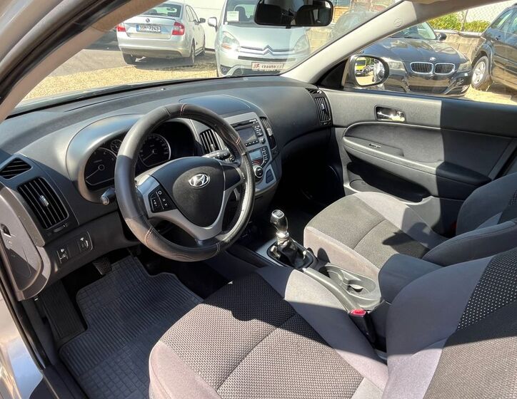 Hyundai i30 13