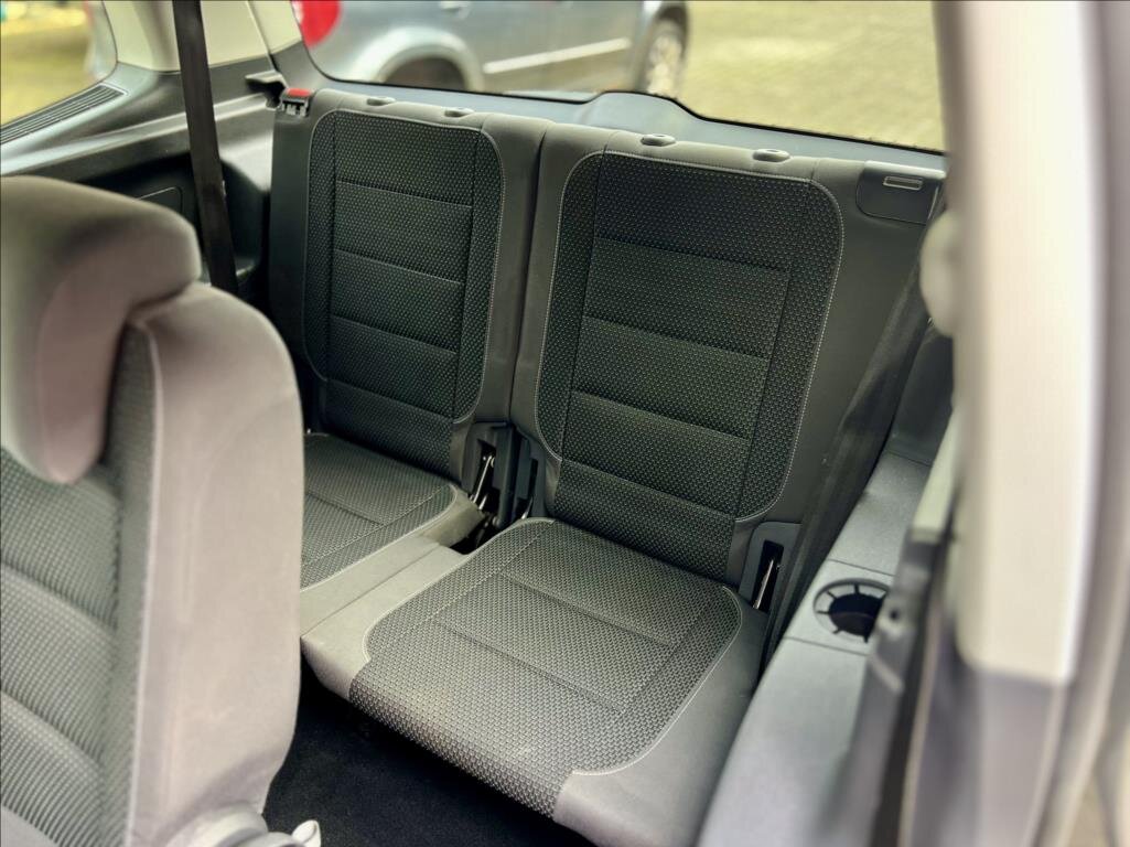 Volkswagen Touran MPV 1,6 l 77 kw