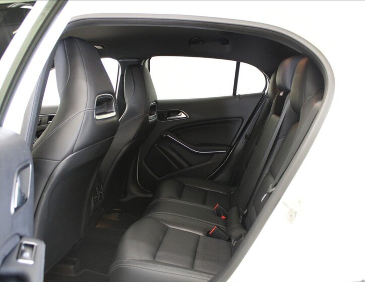 Mercedes-Benz GLA SUV / Terénní 2,0 l 155 kw